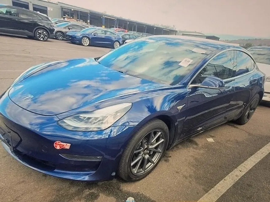 2018 Tesla Model 3 Long Range photo 1