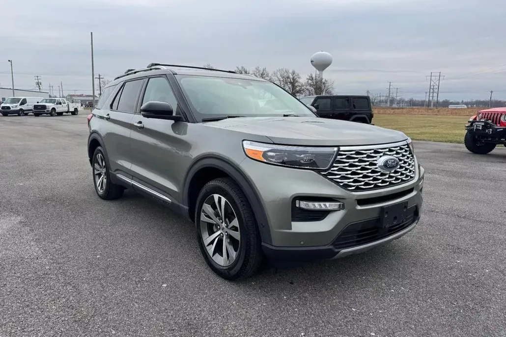 2020 Ford Explorer Platinum photo 1