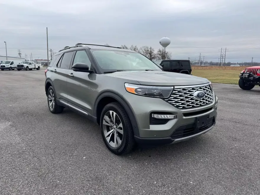 2020 Ford Explorer Platinum photo 1