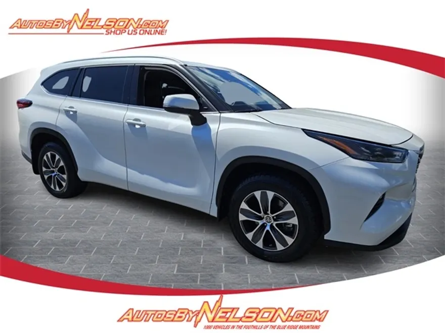 2022 Toyota Highlander XLE photo 1