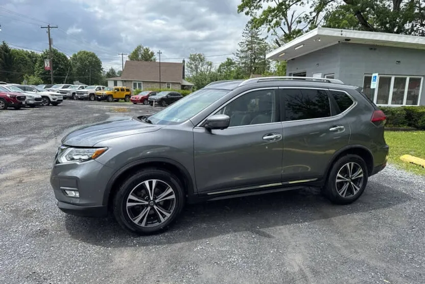 2018 Nissan Rogue SL photo 1