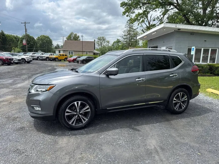 2018 Nissan Rogue SL photo 1