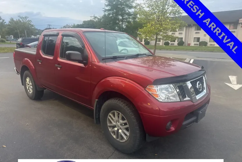 2015 Nissan Frontier SV Crew Cab photo 1
