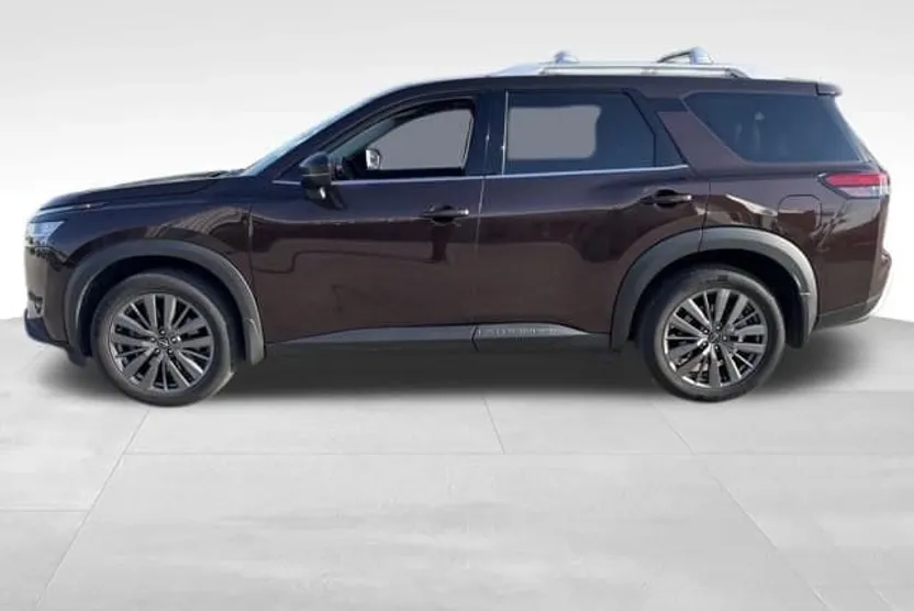 2022 Nissan Pathfinder SL photo 1