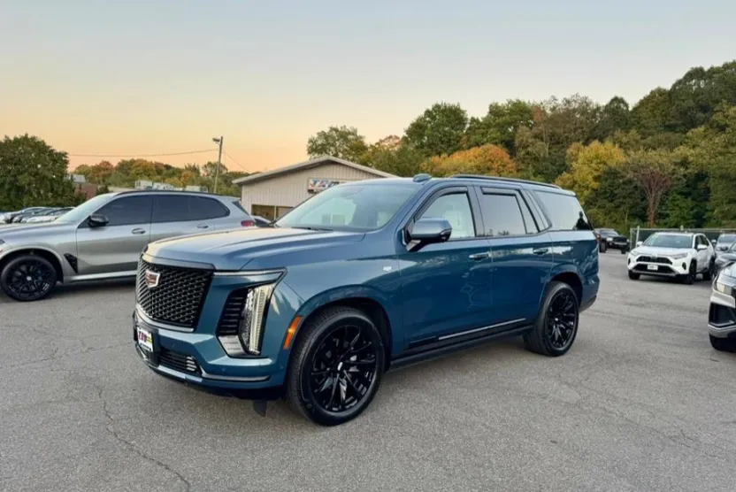 2025 Cadillac Escalade Sport Platinum photo 1