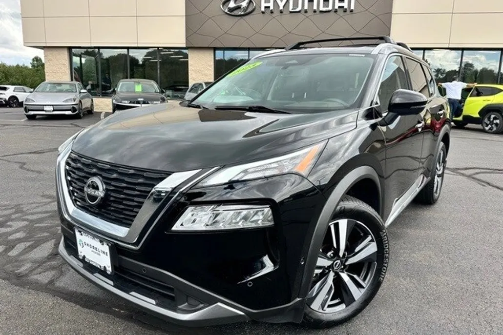 2023 Nissan Rogue SL photo 1