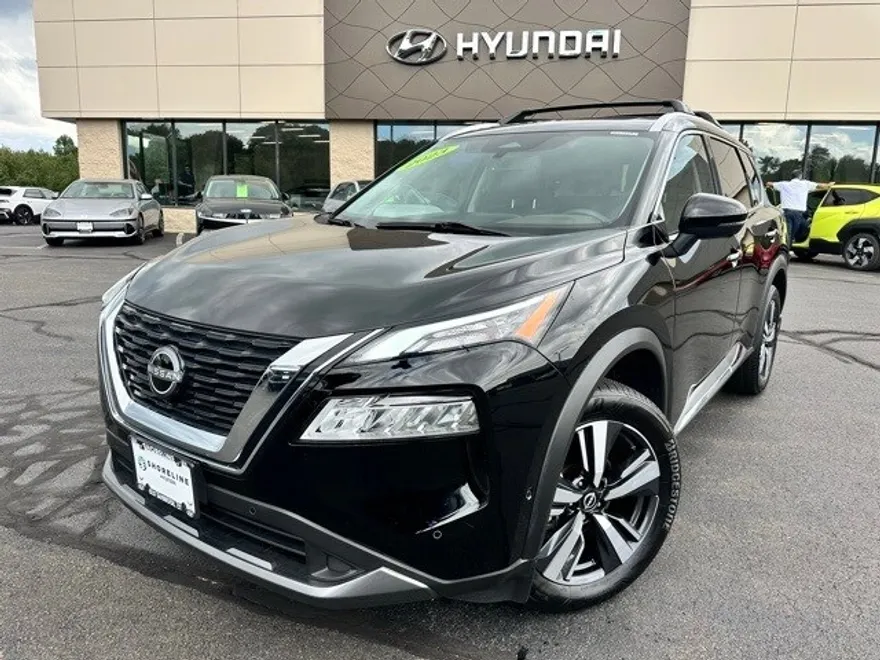 2023 Nissan Rogue SL photo 1