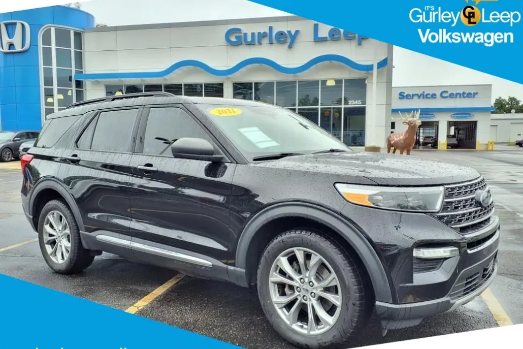 2021 Ford Explorer XLT Sport photo 1