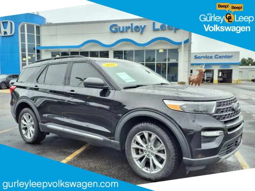 2021 Ford Explorer XLT Sport photo 1