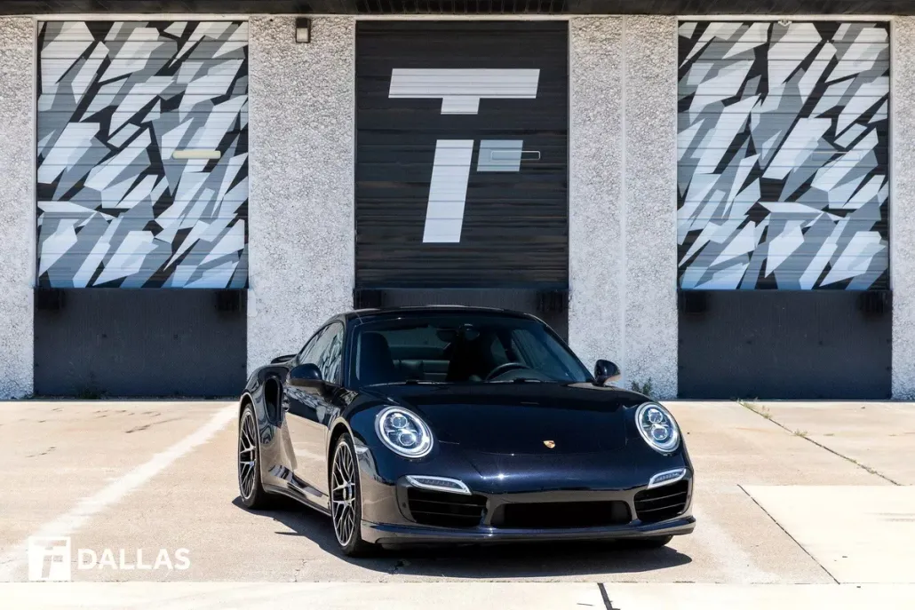 2015 Porsche 911 Turbo S photo 1