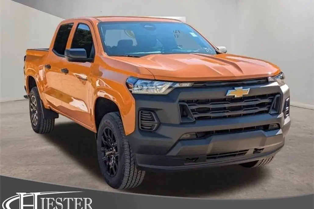 2025 Chevrolet Colorado LT photo 1