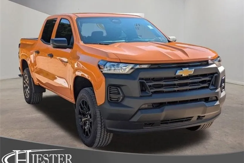2025 Chevrolet Colorado LT photo 1