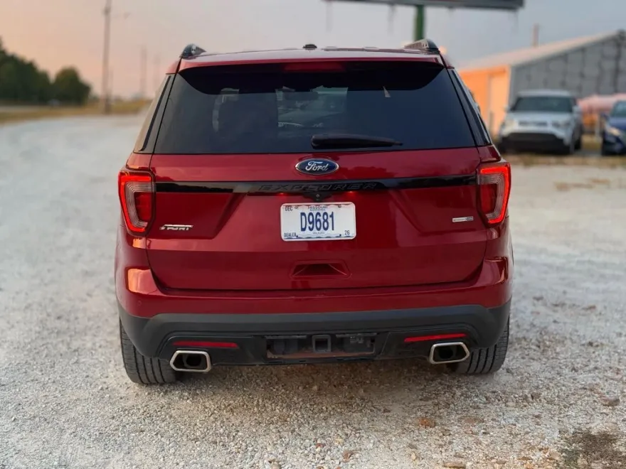 2019 Ford Explorer Sport photo 1