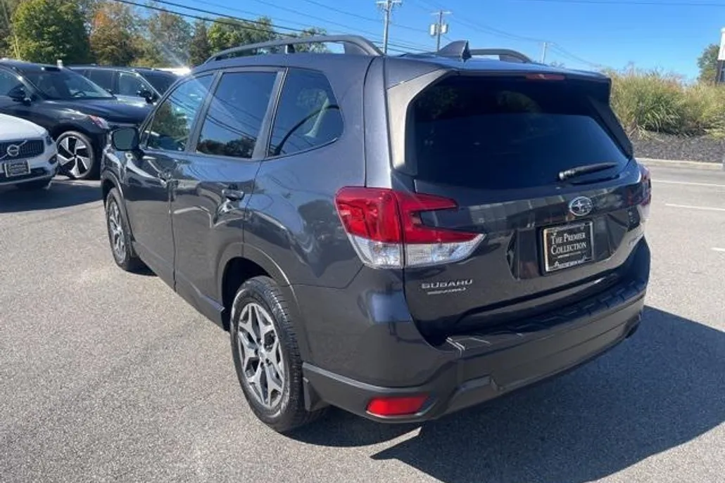 2019 Subaru Forester Premium photo 1