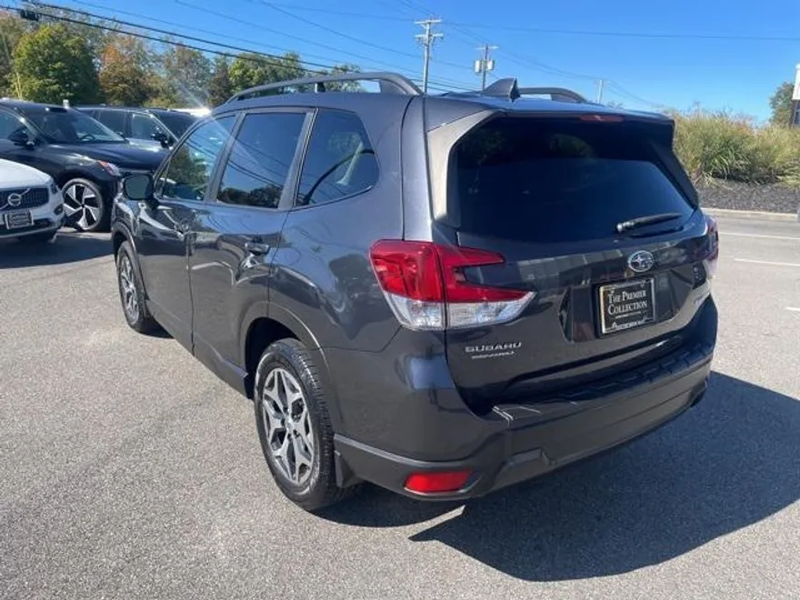 2019 Subaru Forester Premium photo 1