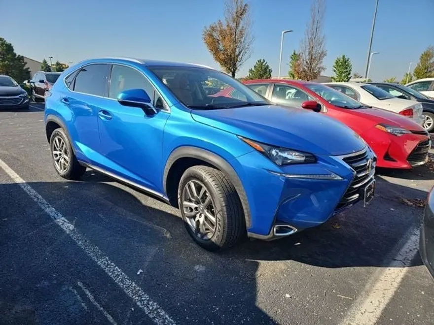 2016 Lexus NX 200t Luxury photo 1