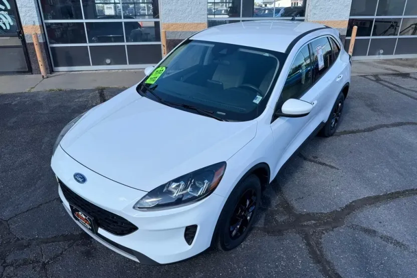 2020 Ford Escape SE photo 1