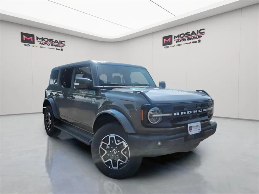 2025 Ford Bronco Outer Banks photo 1