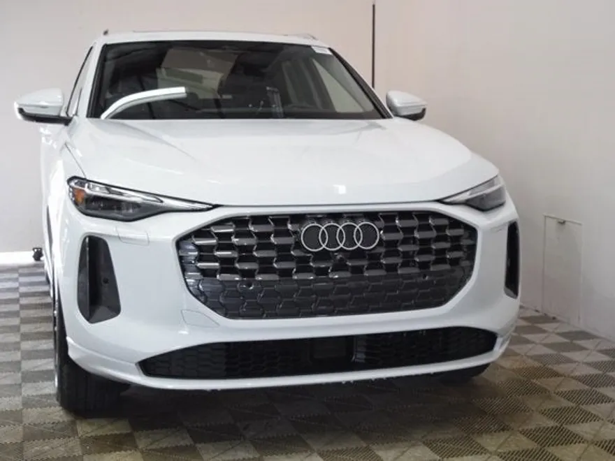 2025 Audi Q5 Premium photo 1