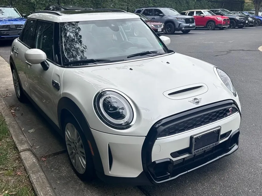 2024 Mini Cooper Hardtop S photo 1