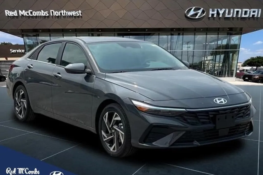 2024 Hyundai Elantra SEL Convenience photo 1