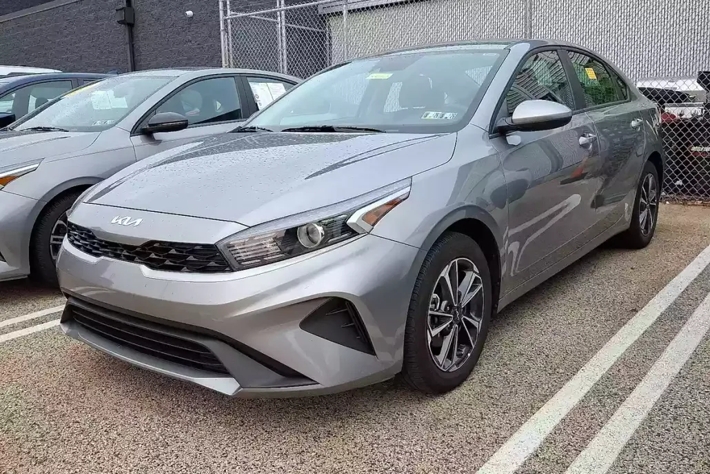 2024 Kia Forte LXS photo 1