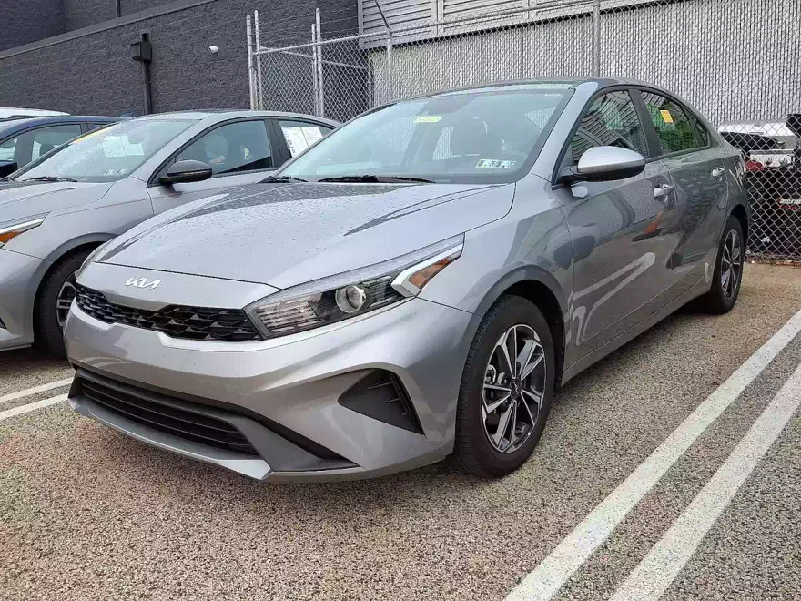 2024 Kia Forte LXS photo 1