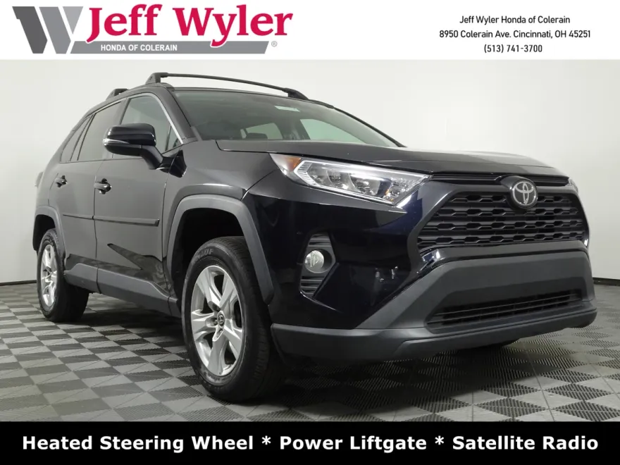 2021 Toyota RAV4 XLE photo 1