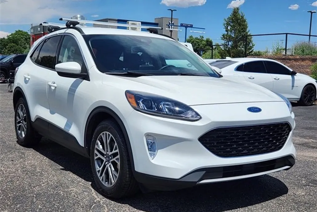 2020 Ford Escape SEL photo 1