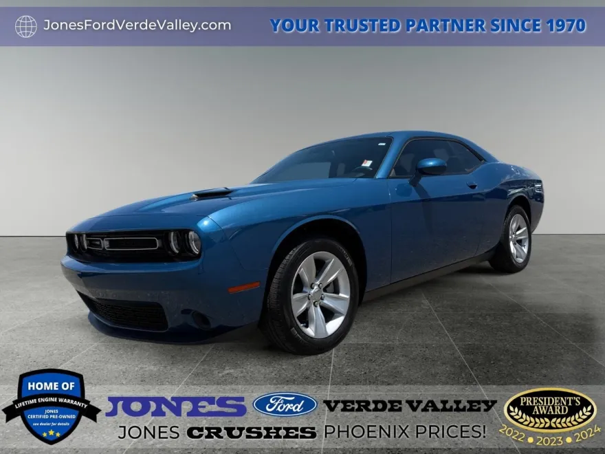 2023 Dodge Challenger SXT photo 1