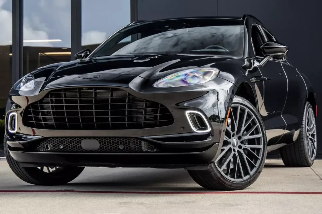 2024 Aston Martin DBX photo 1