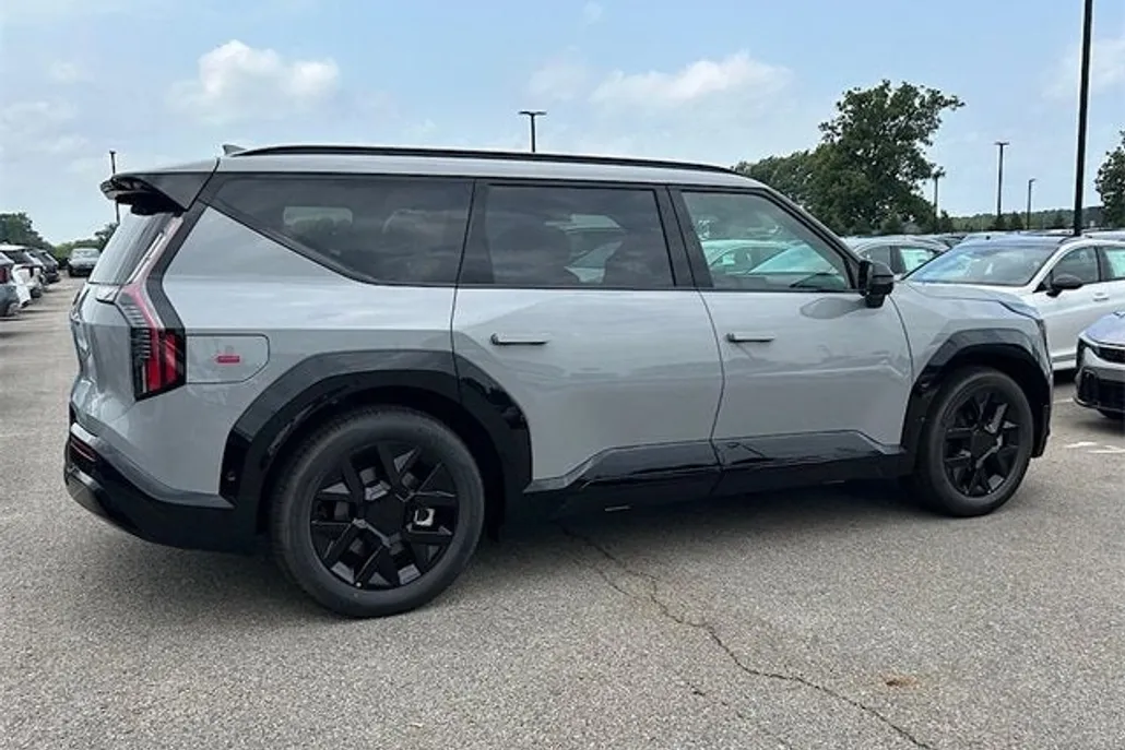 2026 Kia EV9 Land photo 1