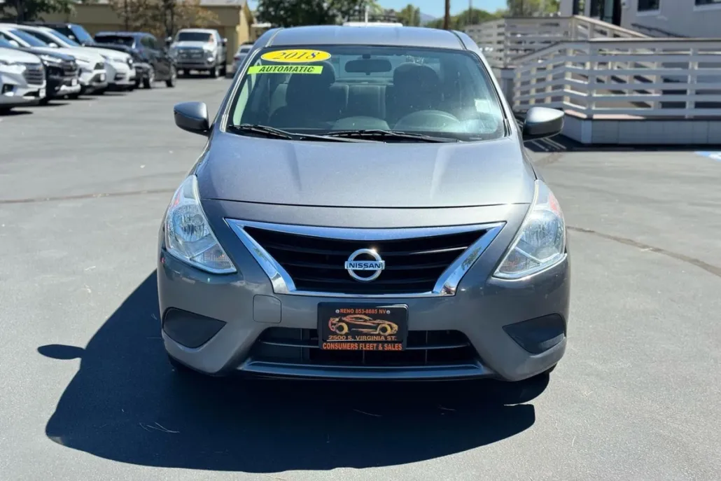 2018 Nissan Versa SV Sedan photo 1