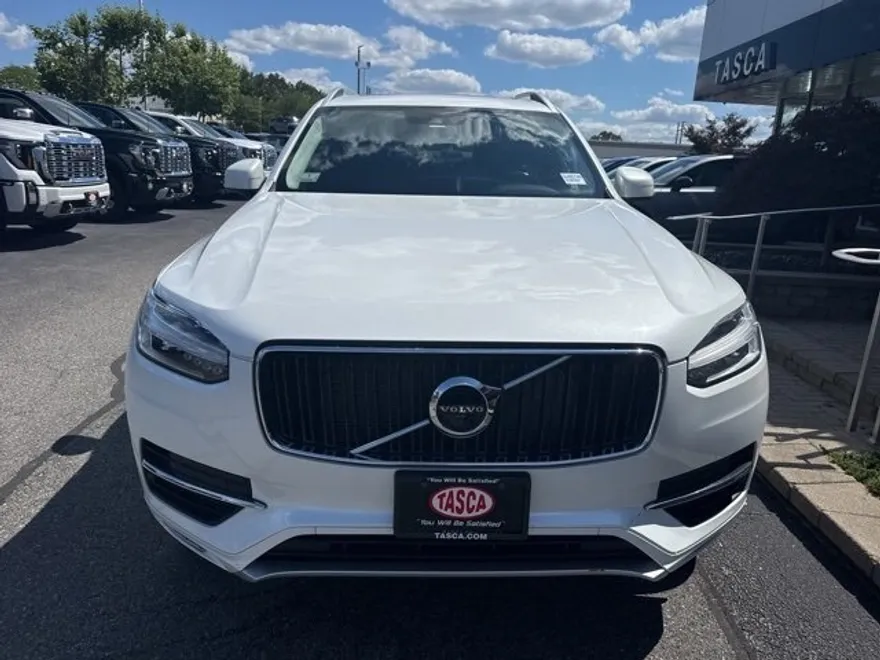 2018 Volvo XC90 T5 Momentum photo 1