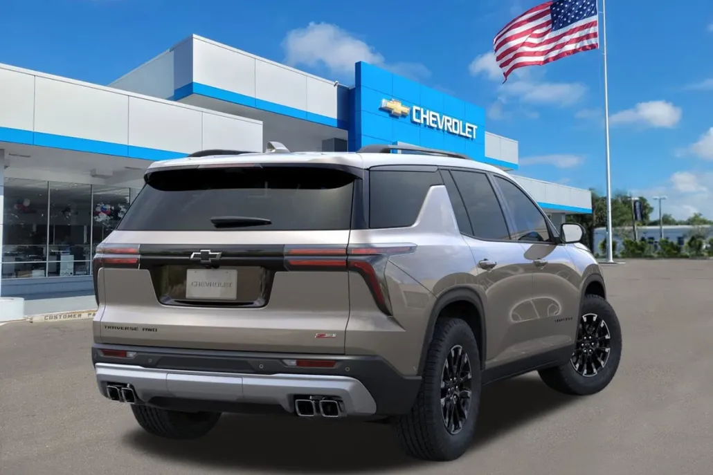 2026 Chevrolet Traverse Z71 photo 1