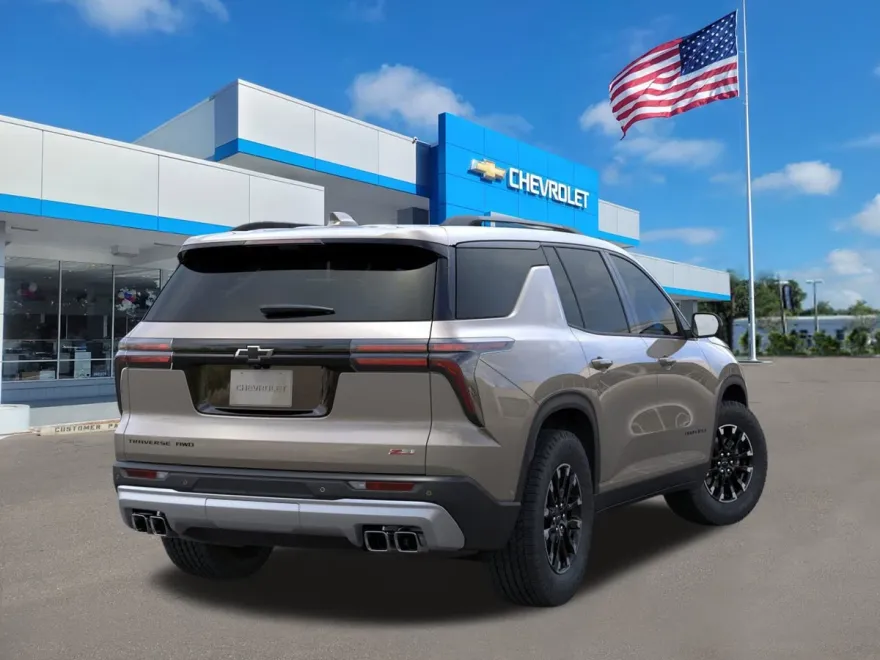 2026 Chevrolet Traverse Z71 photo 1