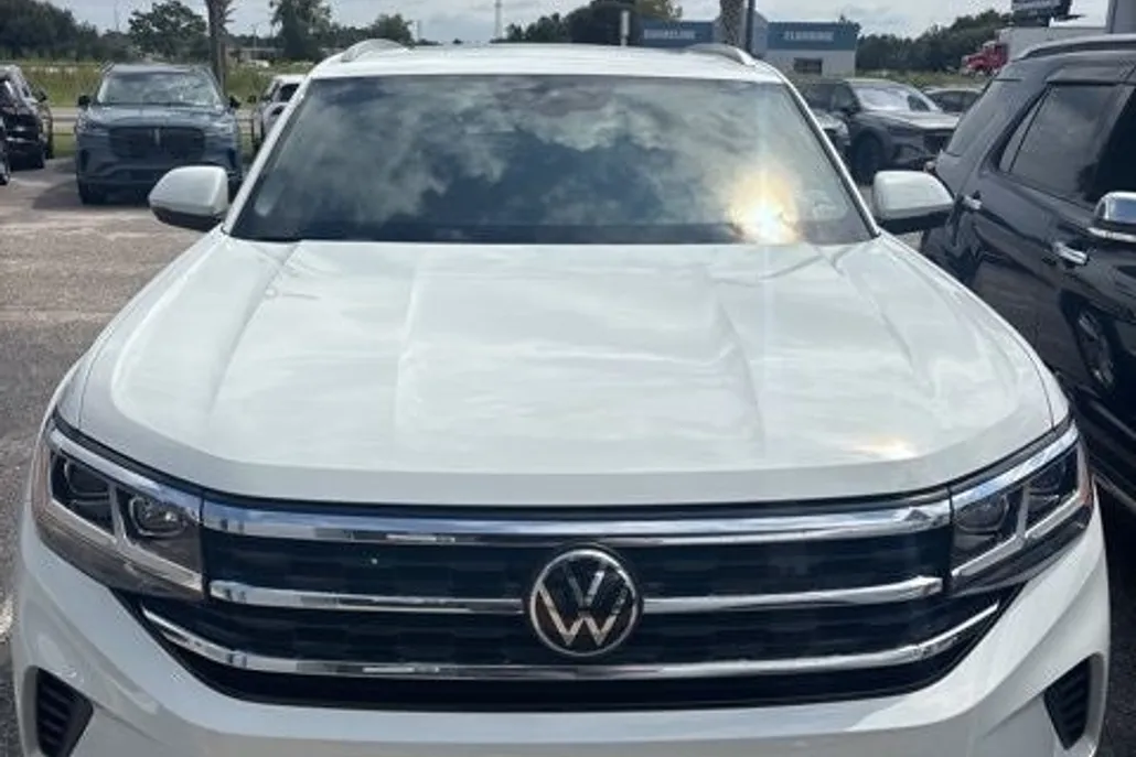 2021 Volkswagen Atlas Cross Sport V6 SEL photo 1