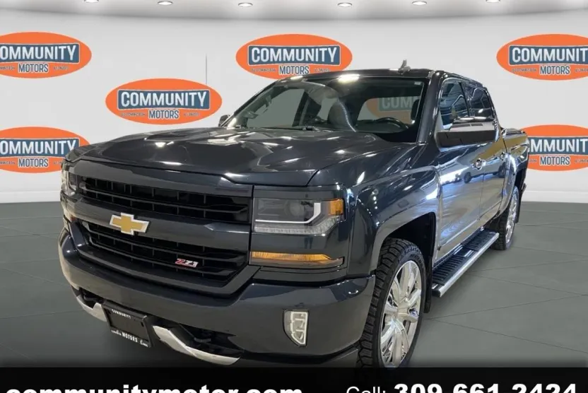 2017 Chevrolet Silverado 1500 LT photo 1