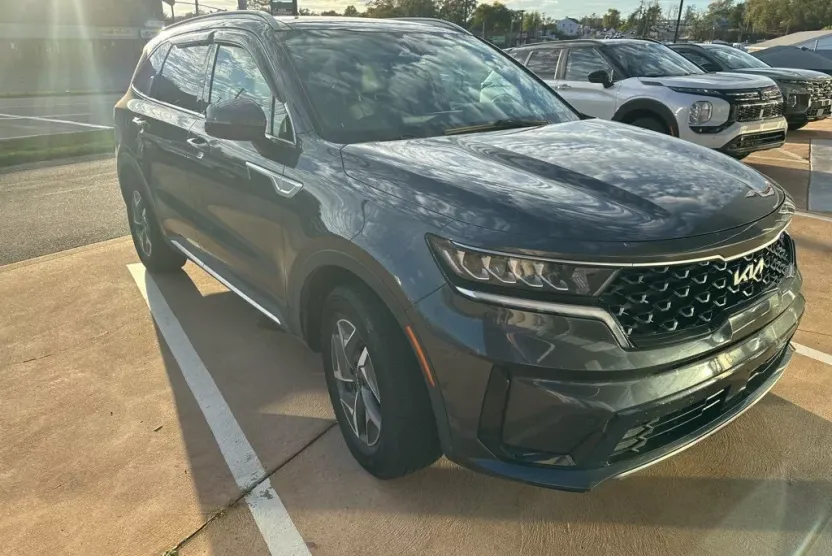 2022 Kia Sorento Hybrid EX photo 1