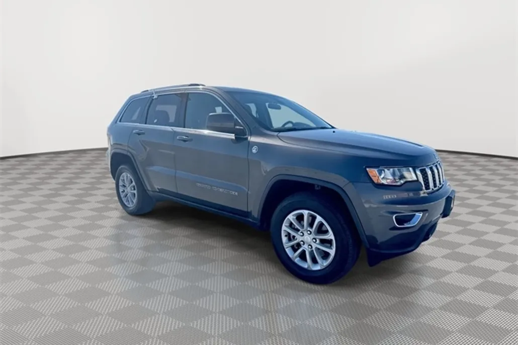 2021 Jeep Grand Cherokee Laredo E photo 1