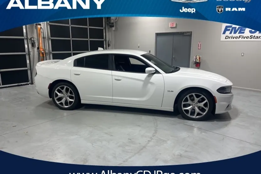 2015 Dodge Charger R/T photo 1