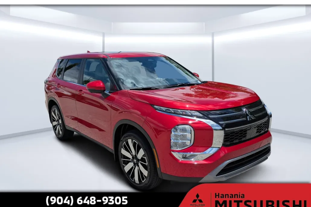 2025 Mitsubishi Outlander SE photo 1