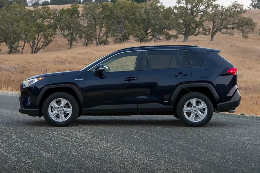 2020 Toyota RAV4 Hybrid LE Sport photo 1