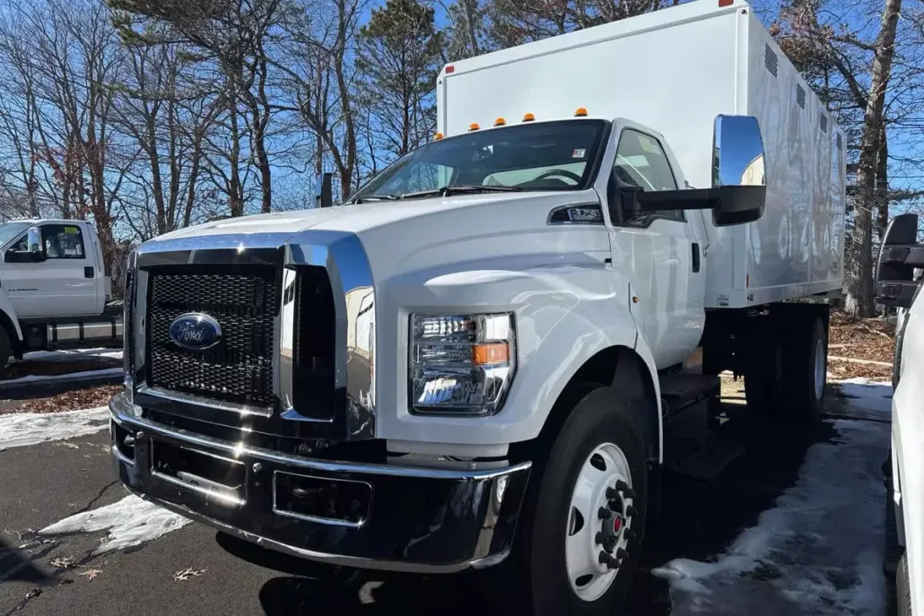 2025 Ford F-750 Regular Cab photo 1