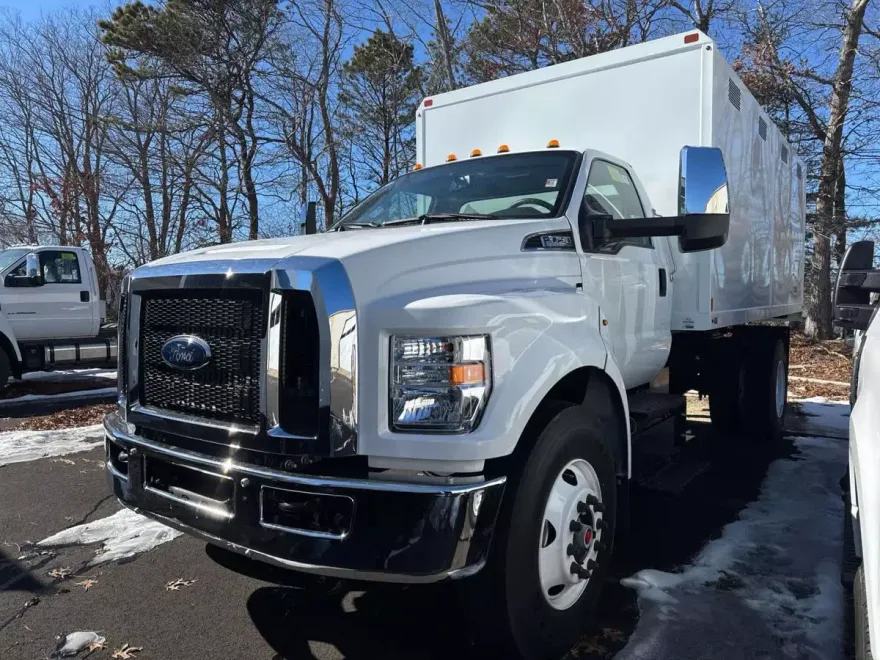 2025 Ford F-750 Regular Cab photo 1