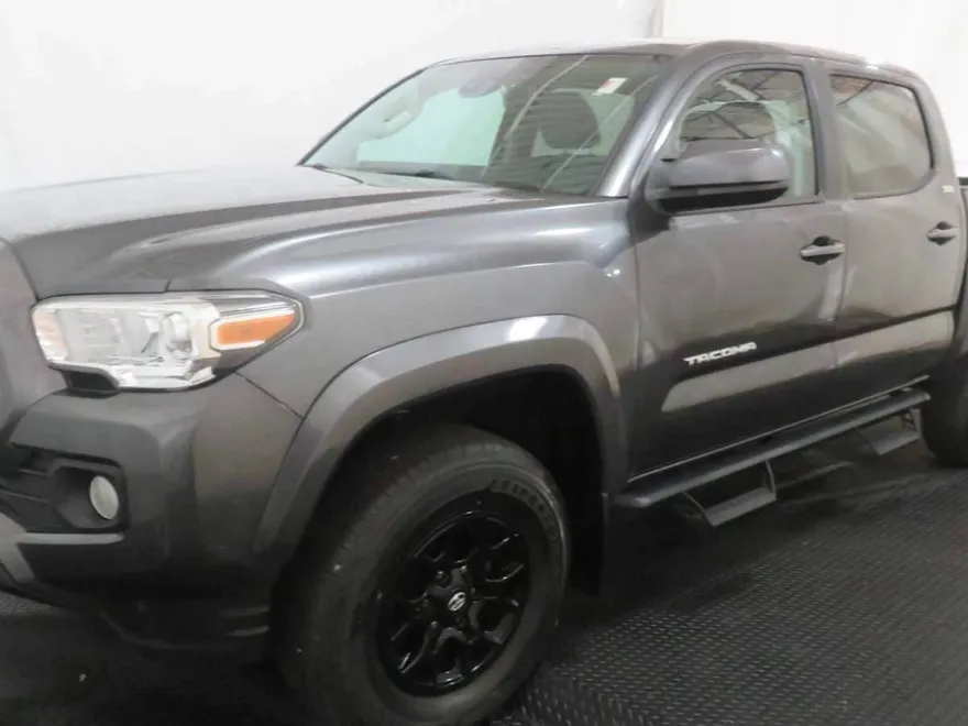 2022 Toyota Tacoma SR5 V6 photo 1