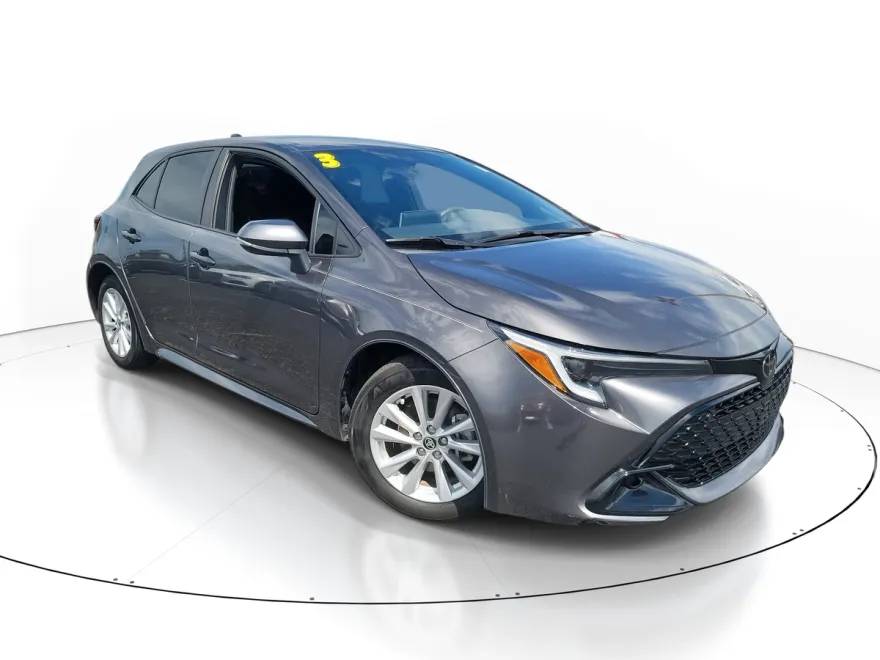 2023 Toyota Corolla SE photo 1