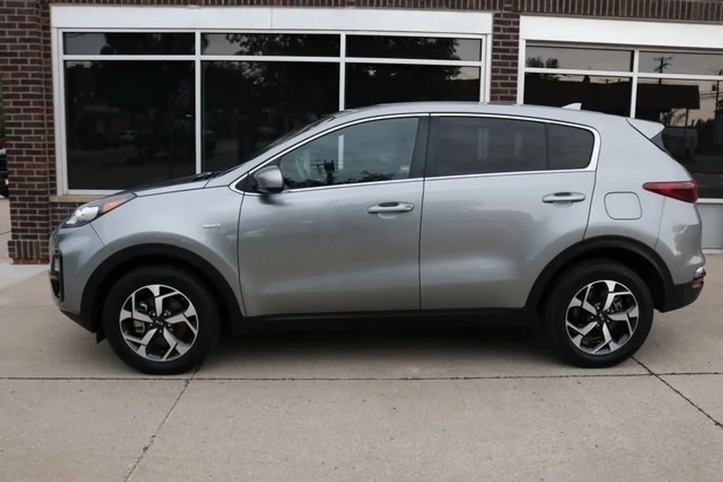 2020 Kia Sportage LX photo 1