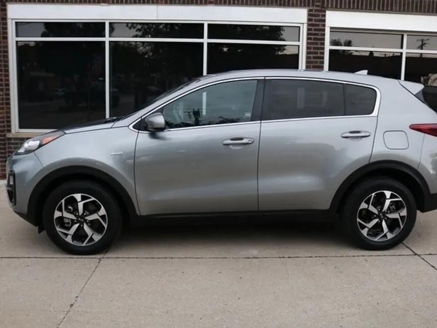 2020 Kia Sportage LX photo 1