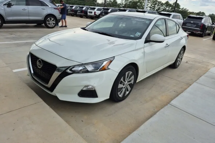2020 Nissan Altima 2.5 S photo 1